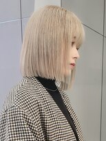 ジェム(GEM) チェリーレッド/細みハイライト/ホワイトブロンド/ボブ★91