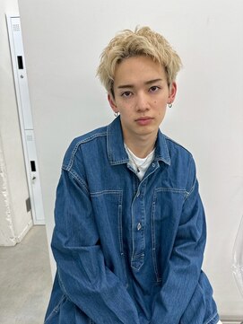 ヒュー 広島(HEW) マッシュウルフ/短髪黒髪/ツーブロック/刈り上げ/センターパート