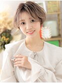 小顔ボブショートミルクベージュくせ毛風センターパート20代h5