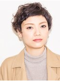 ダークなシルバーのベリーショート Sullivan千葉