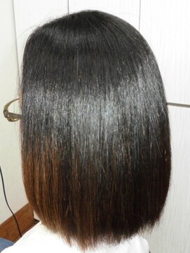 スタジオ ティーウェーブ(S.T.WAVE) ナチュラルストレートヘアー