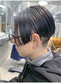 刈り上げショート、ネイビーカラー、マニッシュショート