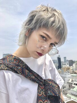 アクト 原宿(ACT) 個性的 ネオウルフ ハイトーン ホワイトシルバー