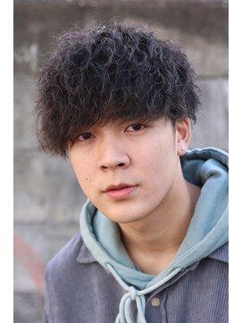 スピンオフシフト(SPIN-OFF SHIFT) 強めツイストスパイラルパーマ