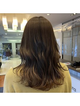 ノーム バイ アウラ(norm. by aura) オリーブベージュ