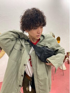 フィン(fin,) ハイライト/波巻き/マッシュパーマ/ウルフ/インナーグレージュ