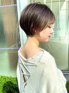 ロット 横浜(lot) 小顔丸みショート/くびれヘア/イヤリングカラー[横浜駅]