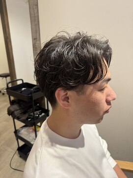 ミリ 調布店(Mili) センターパート×ゆるめパーマ【富田】