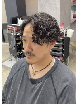 ダズルヘアーエイチ(DAZZLE hair H) 波巻きパーマ×センターパート