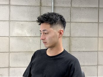 ミナミ 府中店(MINAMI)の写真/【府中本町駅徒歩2分】フェードを取り入れたビジネススタイルでクールにキマる◇ヘッドスパで頭皮ケアも◎