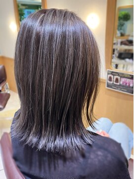 オモルフィ ひばりヶ丘店(Omorfi) 細めハイライト ホワイトブロンド