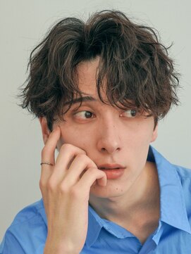 フィフスジングウマエ 原宿(fifth JINGUMAE) シャドウパーマコンマヘアセンターパートフェザーパーマ