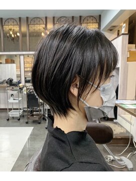 カメリア (camellia) 丸みショート