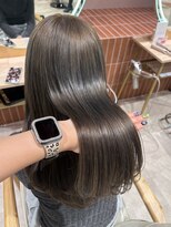 ヘアーアンドメイク ビス(HAIR&MAKE bis)&nbsp;脱ブリーチでも、ちゃんと可愛いオリーブベージュ【ココネ】