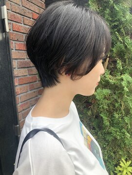 メルト 吉祥寺(melt) 【高塚栞里】20代30代に人気！小顔カットの大人丸みショート