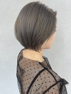 プラーグ ヘアー(Prague Hair) アッシュグレージュ