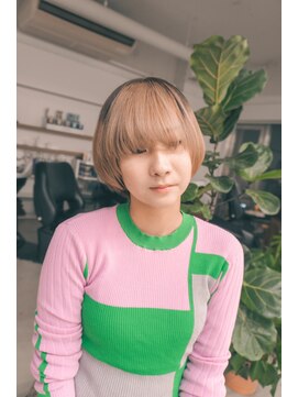 シカ(sica) ローライトを入れたマッシュボブスタイル