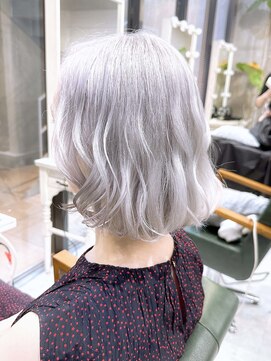 デイズ(days) ホワイトカラー　ハイトーンカラー　ボブヘア　days