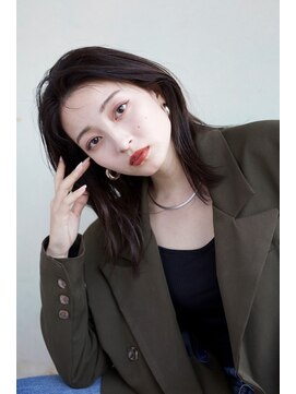 レヴィア(REVIA) 大人レイヤースタイル