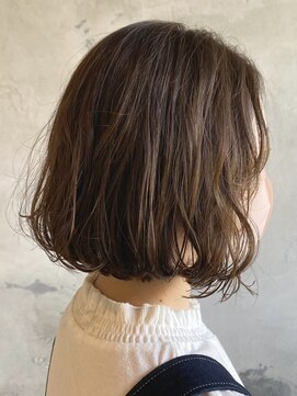 ニュイ(NUIT) 切りっぱなしボブ透明感ショコラベージュ丸みショート韓国20代