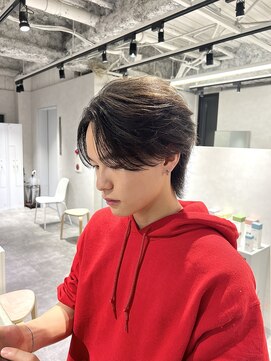 キートス(Kiitos) センターパート　フェザーパーマ