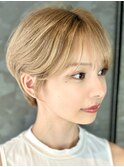 ハンサムショート/ハイトーン/耳かけショート/ベージュカラー