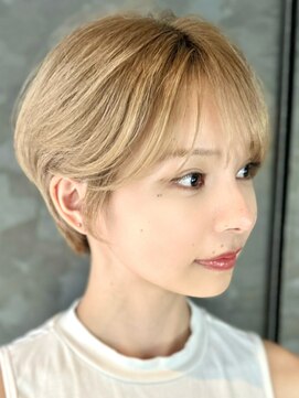 ローネス ギンザ(LONESS ginza) ハンサムショート/ハイトーン/耳かけショート/ベージュカラー