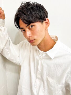 ファルベ(Farbe) スパイキーショートブルーブラックフェザーパーマサーフカール