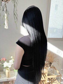 マロウイヴ(mallow eve) 《花屋併設の美容院》韓国風ブラック