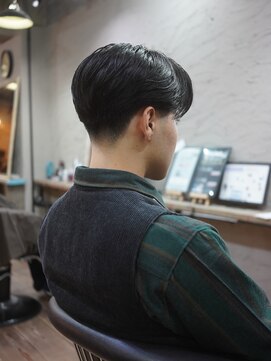 テーパーフェードセンターパート