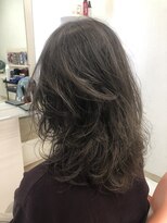 ブランシュール(Blancheur)&nbsp;くせ毛を生かしたレイヤー風スタイル♪