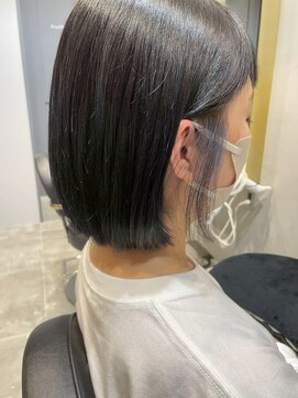 ジェコ ブラン(gecko. brun) インナーカラー/ブルーシルバー/耳掛けボブ #武蔵小山美容室