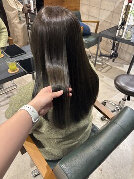 イル(ill) オリーブベージュ ロング 髪質改善 大須