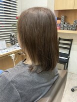 ウイバイファースト(u'i by first) ワンレンスタイル カラーはグレージュ