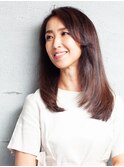 ナチュラルでツヤ感ありストレートスタイル ★
