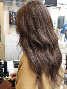 ビランチェ 池袋(bilancia) ピンクベージュ／ケアブリーチ【bilancia池袋/池袋東口】