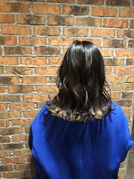 エヴリンアンドペイジ(Evelyn&paige) インナーカラー〈元町/神戸三ノ宮〉