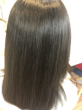ヘアー バイ ミーズ(hair by Mii’s) ファイバー縮毛矯正