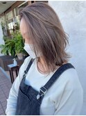 シアベージュカラー
