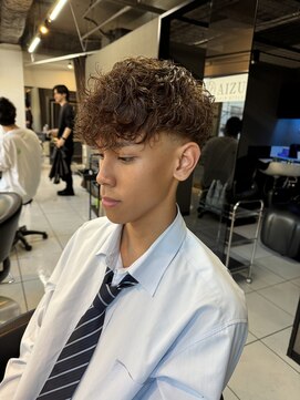 アイズ 海老名(AIZU) スペインカール メンズパーマ スパイラルパーマ 海老名 眉毛