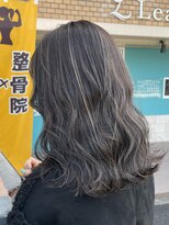 メロウ 神戸三宮(mellow)&nbsp;コントラスト細めハイライト