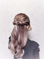 ティアラ 栄(TIARA)&nbsp;お呼ばれハーフアップ【結婚式ヘアアレンジ巻き髪ドレス】