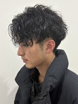 ヒュイル バイ ニアウ(Hwyl by Niau) メンズマッシュパーマ波巻きスパイラルパーマニュアンスパーマ