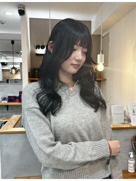 アト(Ato.) レイヤーカット×くびれ巻き