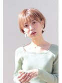 耳かけくびれショート 輝きフォギーベージュ シースルーバング