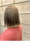 透明感ベージュ