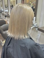 ヘアーアンドメイク ビス(HAIR&MAKE bis)&nbsp;2bleach～◎ホワイトベージュ♪【唐木彩華】