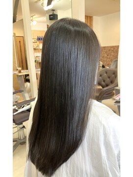 カットハウス はさみの部屋 ロングローレイヤー/縮毛矯正/黒髪/サラツヤ/流しバング