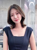 フィヴェント(Fivent)&nbsp;秋色くすみベージュとこなれくびれミディでイメチェン♪