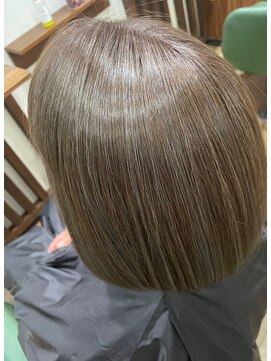 アムール(Amour) 白髪ぼかしカラー/アッシュ